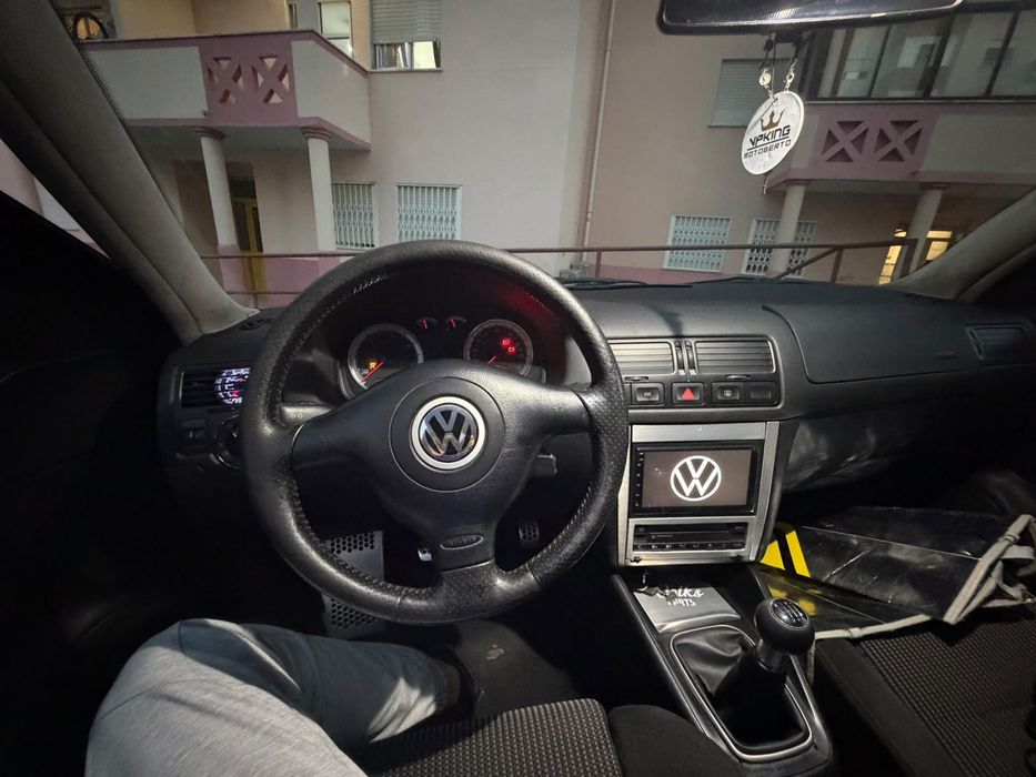 VW Golf IV do ano 2001 impecável com 290000 Kms.