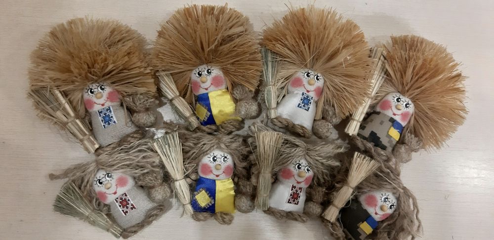 Домовенок Кузя,кукла на чайник,украинская парочка,веник-оберег,магниты