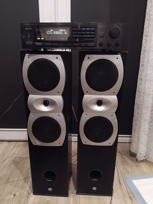 Kolumny głośnikowe i wzmacniacz