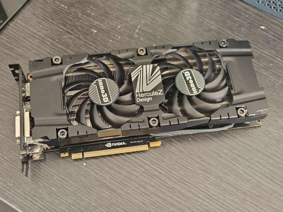 Placa Gráfica Inno3D GTX 1070 Ti 8GB Herculez Edition