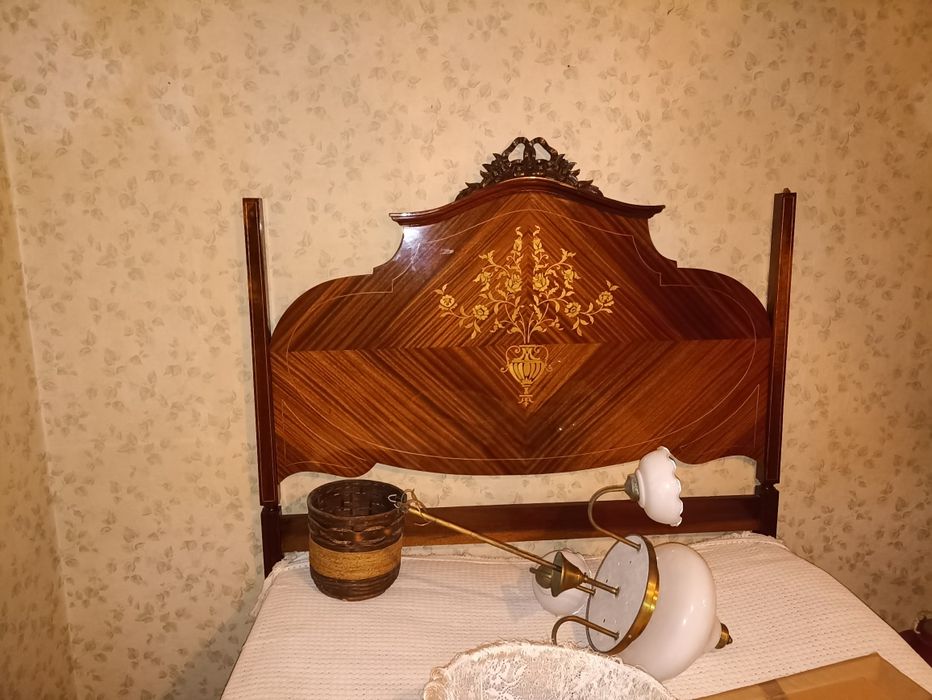 Mobília de quarto em quinane