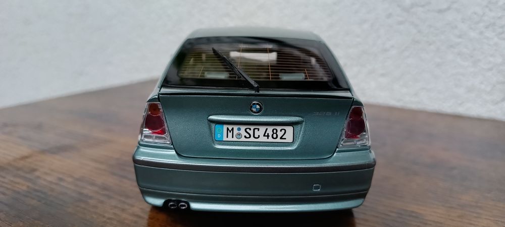 BMW E46 Compakt 1:18