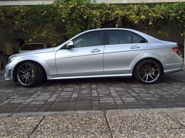 Body Kit Mercedes C W204 (2007 a 2011) Look C63 AMG