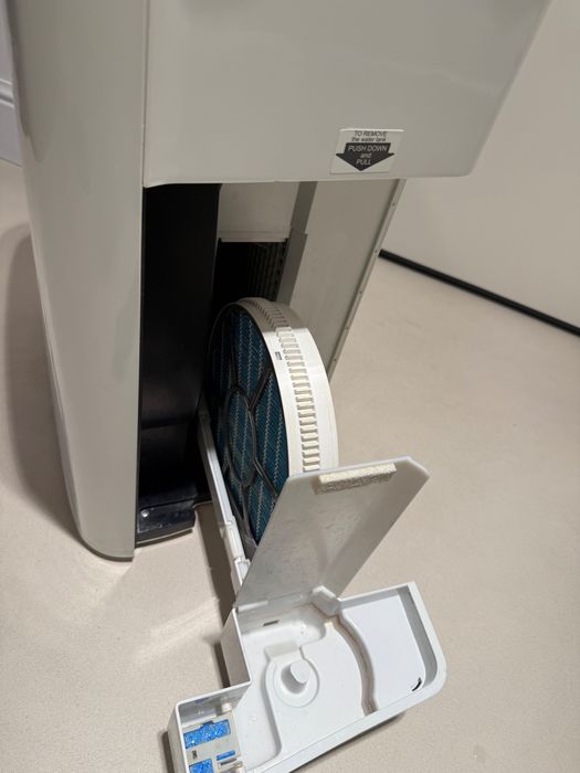 Oczyszczacz powietrza SHARP model KC-A60