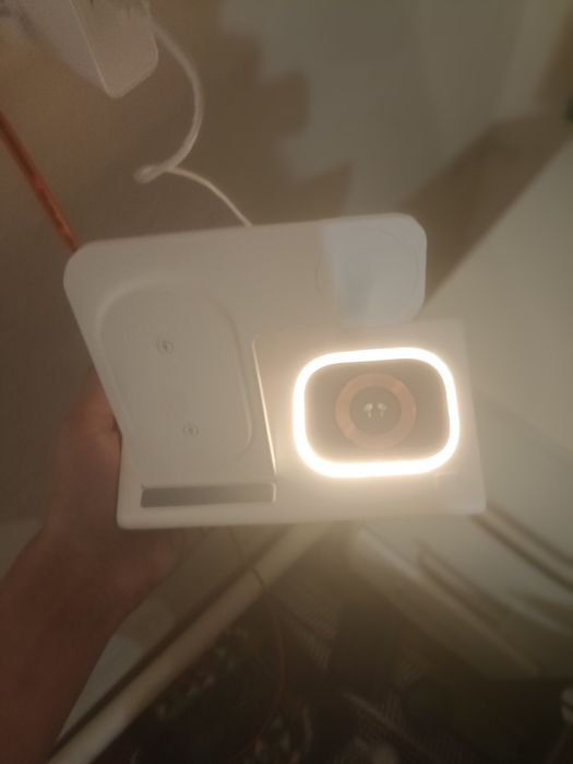 Бездротова зарядка 4 в 1 для iPhone, Apple Watch та AirPods (Біла)
