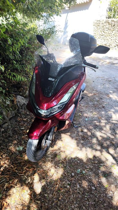 Honda PCX de 2021 com 10200 km