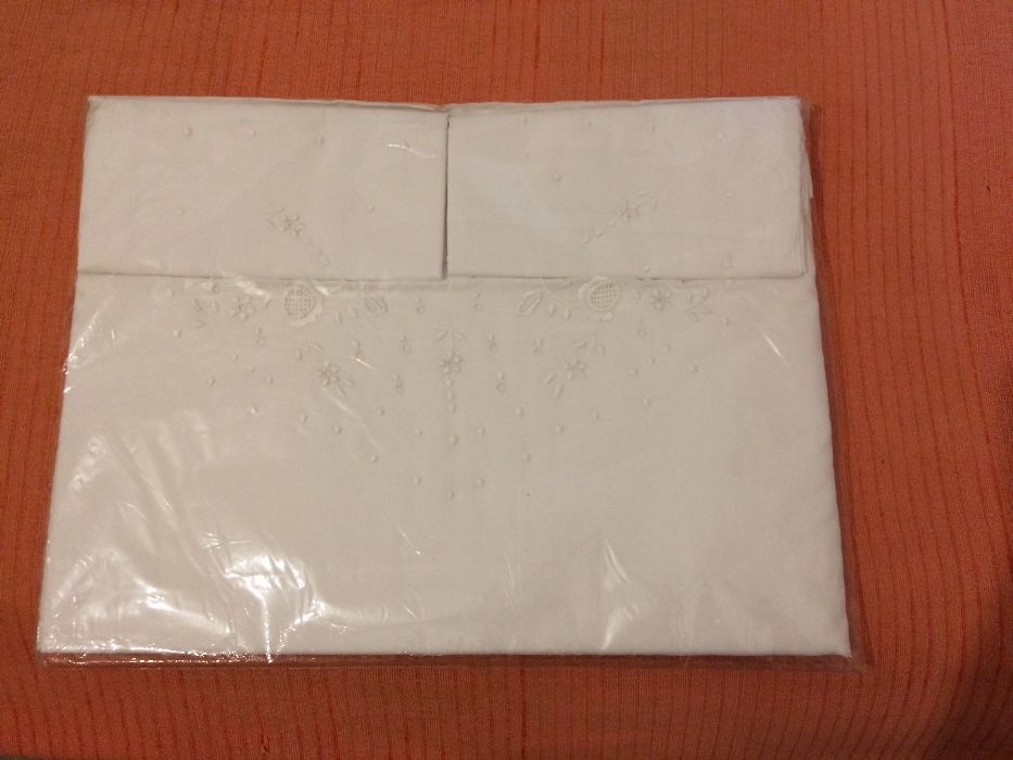 Jogo de cama casal bordado manual