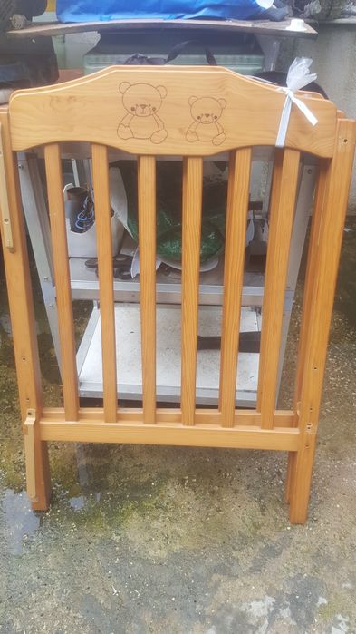 Berco para bebe em madeira todo completo