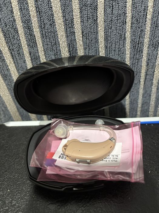 Продам слуховий аппарат AudioService з гарантією і зовсім нові.