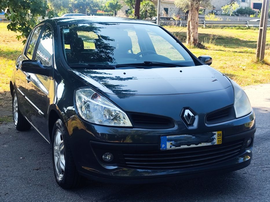 Renault Clio 1.5 DCI 5 lugares 5 lugares ar condicionado bom estado geral
