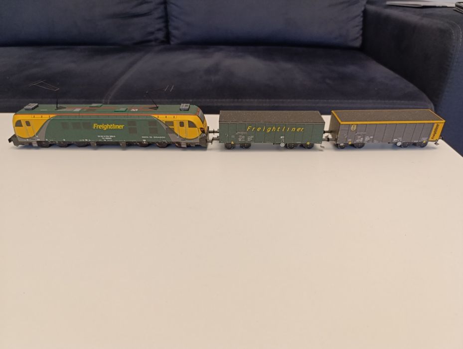 Model kartonowy Dragon 2  Freightliner  PKP Cargo, wagon ciężarowy  ko