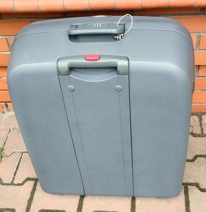 Super walizka podróżna w super stanie