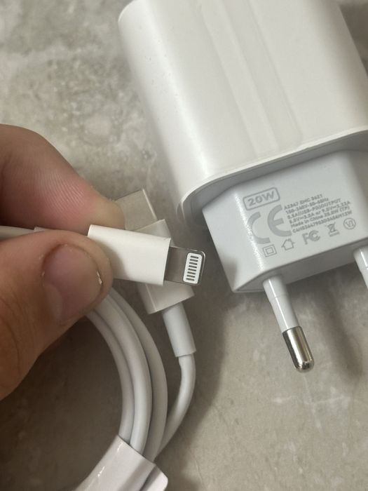 Швидкісна зарядка для Айфон комплект:  адаптер 20w + кабель 1м