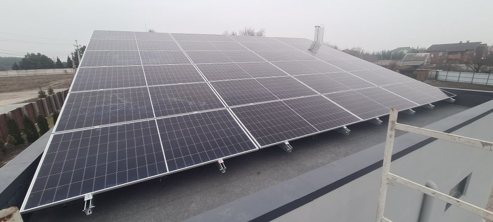 Монтаж сонячних панелей та сонячних станції