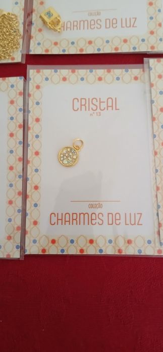 Medalhas Charmes de Luz, embaladas