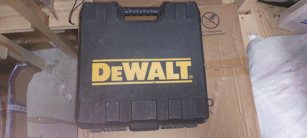 Цвяхозабивач! Нейлер фінішний Dewalt 25мм-64мм. 15 калібр.