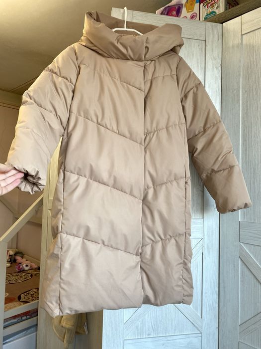 Куртка зимова жіноча бежева розмір М