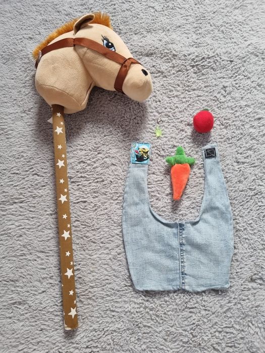 Hobby horse z dodatkami. Derka. Jedzonko