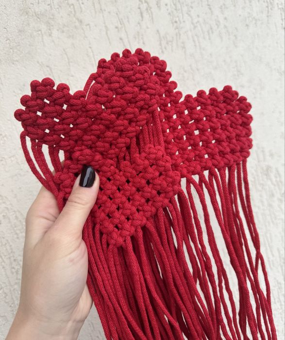 Брошка серце макраме