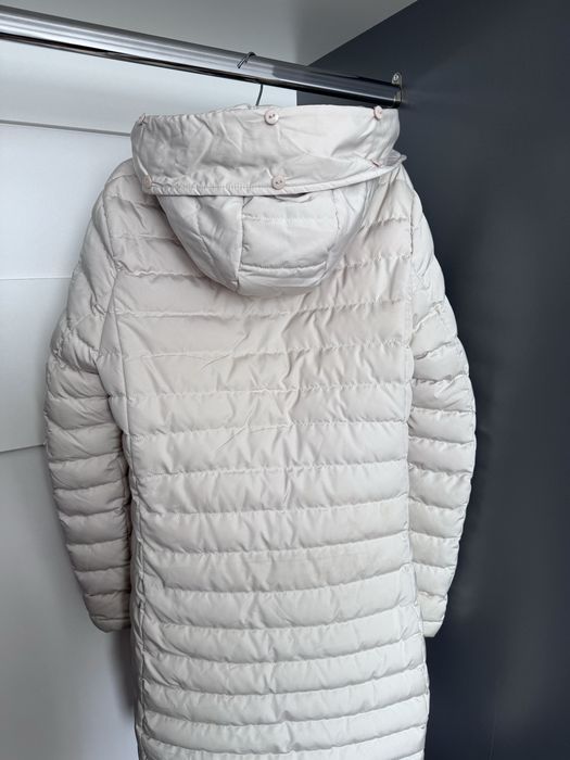 Жіноча зимова куртка, розмір S, тепла, з капюшоном (хутро знімається)