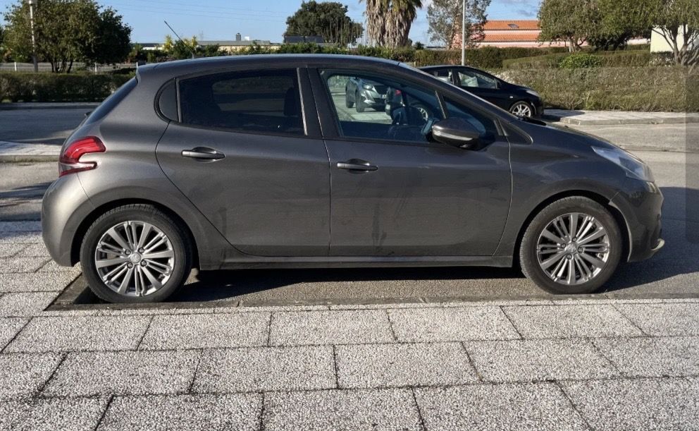 Peugeot 208 1.2 PureTech Signature