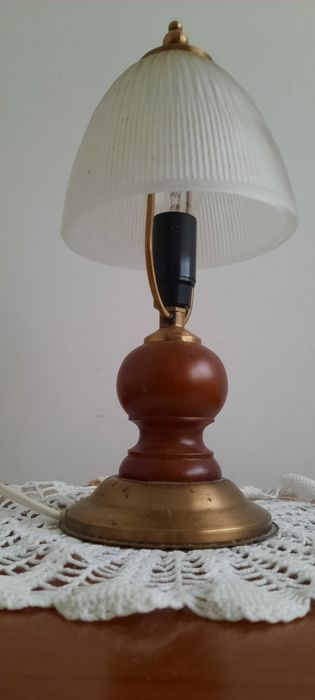 Conjunto de candeeiros de teto e de mesa de cabeceira