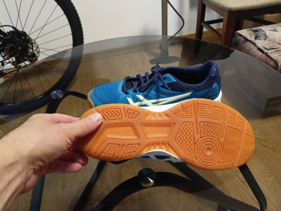 ASICS nowe buty halowe, rozmiar 42