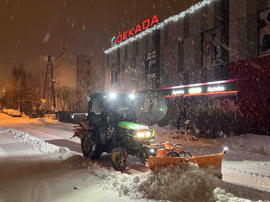 Odśnieżanie, zimowe utrzymanie terenu, koszenie, sprzątanie obiektów.