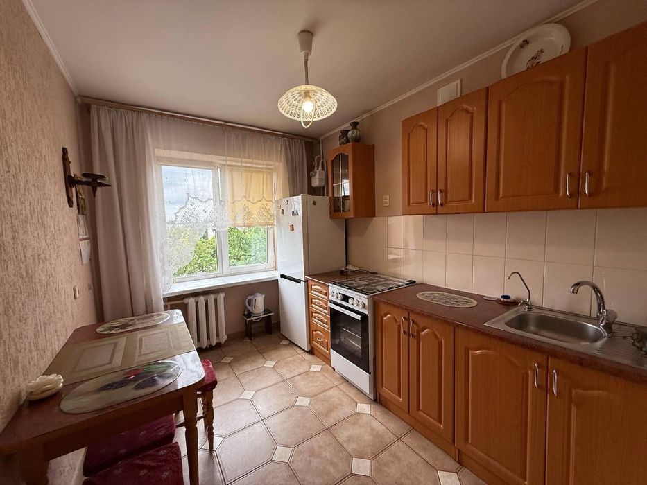 Здам 3х кімнатну квартиру на Озерній з косметичним ремонтом!