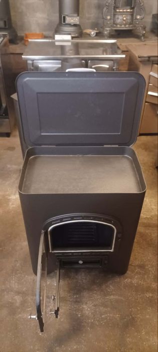 Vendo salamandra com forno em cima para cozinhar muito boa