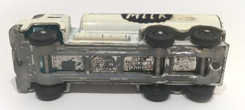 Husky - made in England - Milk Truck - 1/64 - 1960's