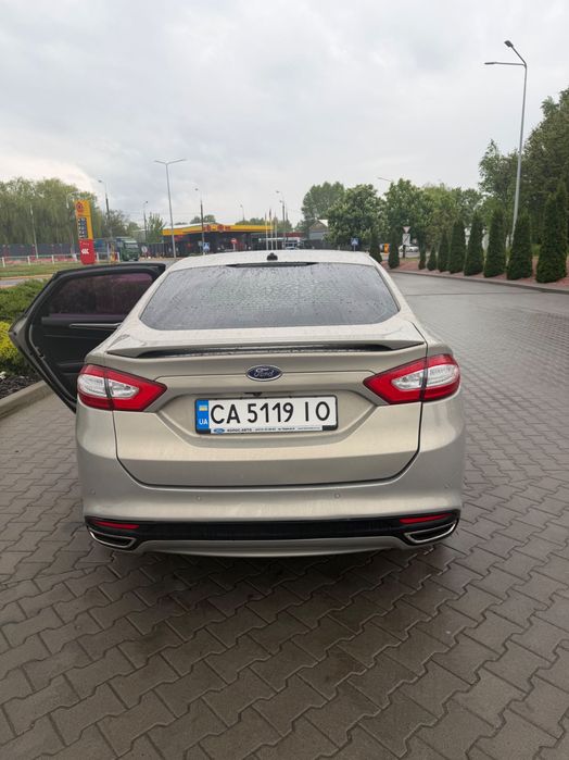 Продам автомобіль Ford Fusion Titanium 2014