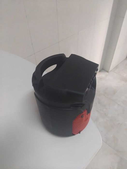 Coluna de som bom estado