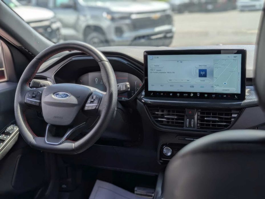 Ford Escape      2024
