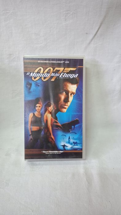 VHS James Bond O Mundo não Chega