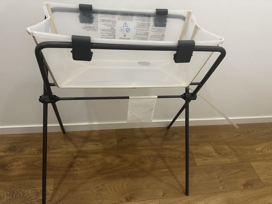 Pack Stokke Banheira Dobrável Flexi Bath Sandy Beige + Suporte