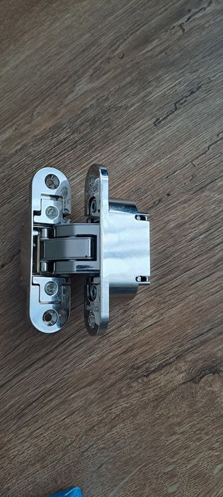 Zawiasy do drzwi bezprzylgowych Cemom