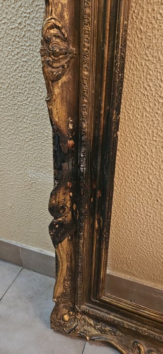 Moldura de talha dourada