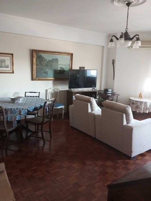 Oportunidade T4 com Areas Grandes perto do Hospital de Faro