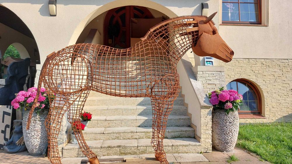 Koń h220cm do dekoracji kwiatowych i nie tylko