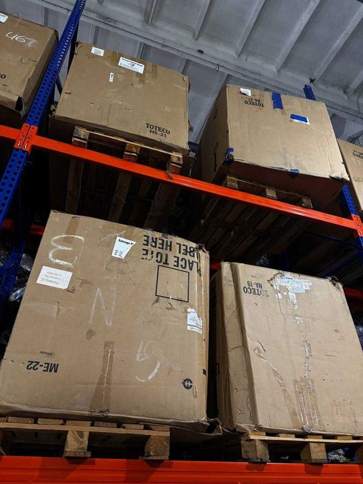 Секонд-хенд взуття з США! Дуже багато кросівок – оптом від 500 кг