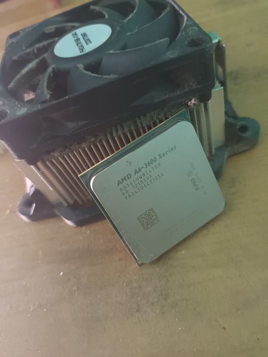 AMD A6-3600 FM1 4-Core 2.1-2.4GHz + кулер