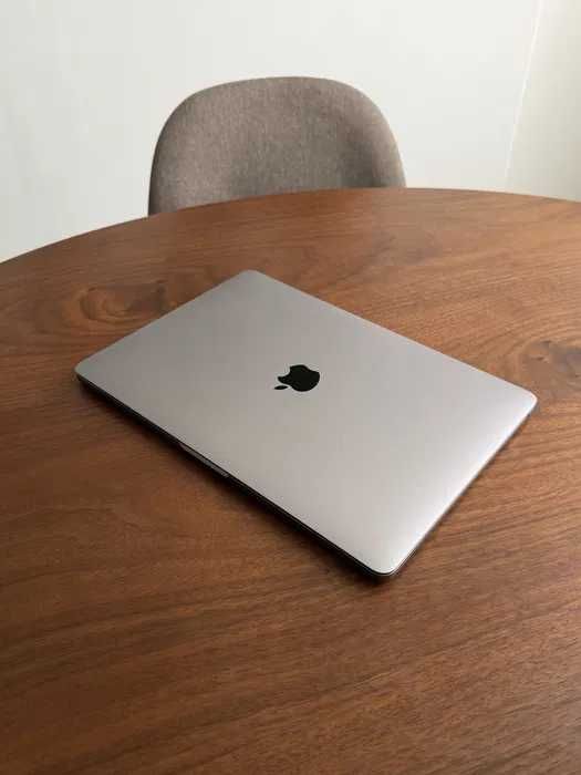 MacBook Pro 13" Touch Bar Como NOVO