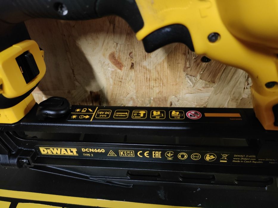 Gwoździarka sztyfciarka DeWalt DCN 660 D2