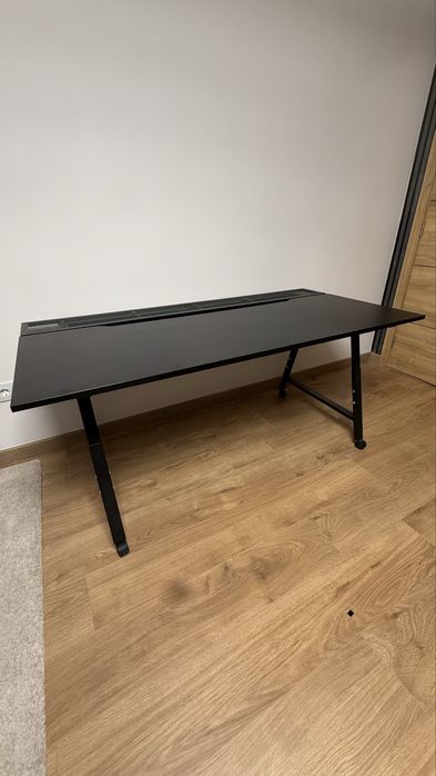 Secretária gaming IKEA UTESPELARE preta 160x80 cm