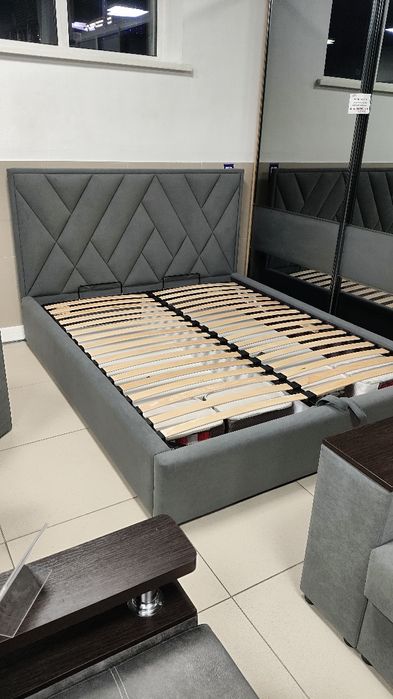 Ліжка м'які тканеві в наявності та під замовлення, знижки на матраси