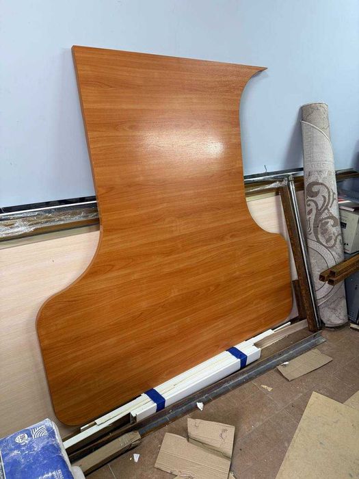 Продам большой офисный стол для переговоров