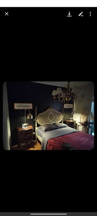 Cama antiga com detalhes