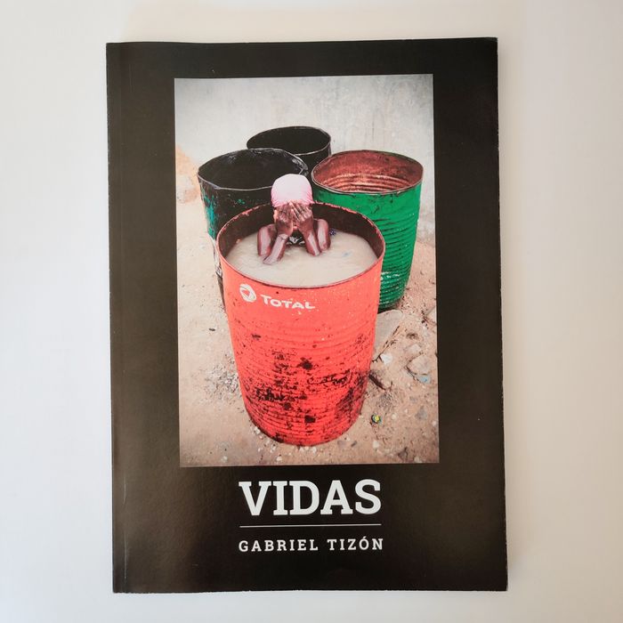 Fotolivro "Vidas" Gabriel Tizón