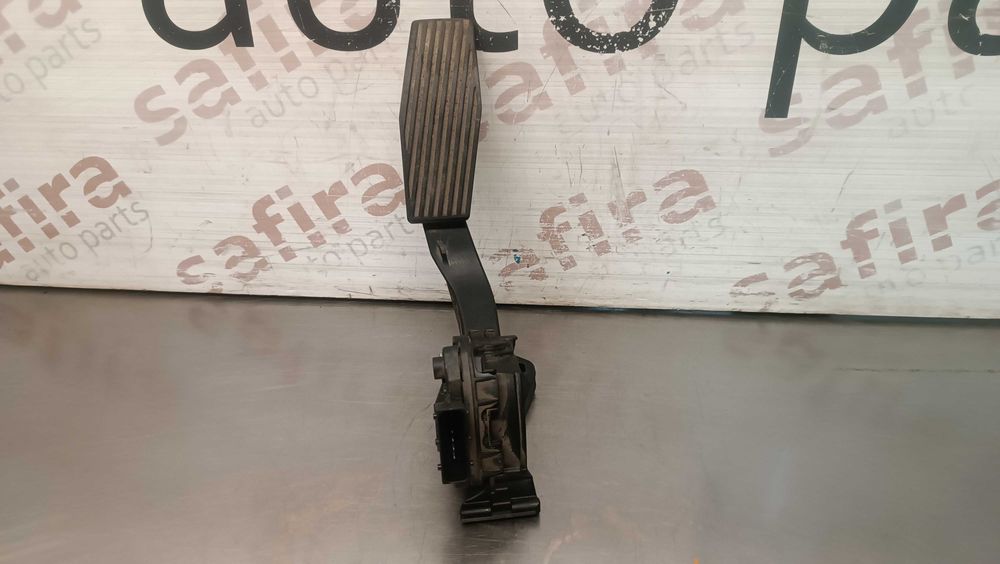 Pedal do acelerador OPEL Astra J 09-15 13252702